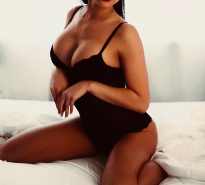 Joven, Sensual, entregada y complaciente