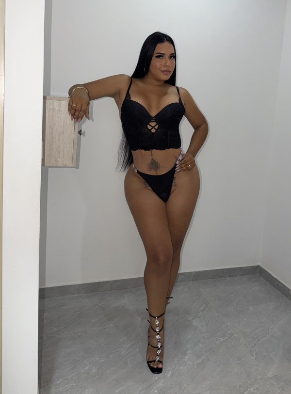 Adoro comer y que me coman la polla huevos y culo