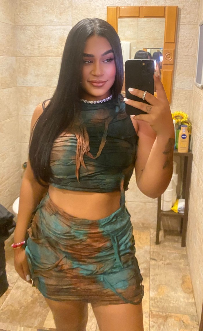 BELLISIMA JOVENCITA BRASILEÑA CUERPO ESPECTACULAR