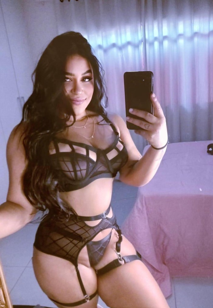 BELLISIMA JOVENCITA BRASILEÑA CUERPO ESPECTACULAR