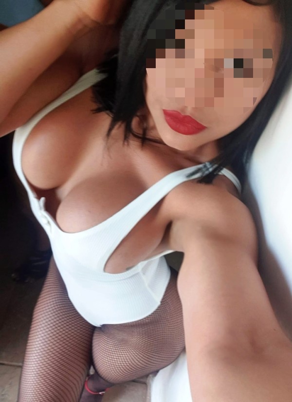 NOVEDAD ENROLLADA Y MUY CACHONDA Y FIESTERA