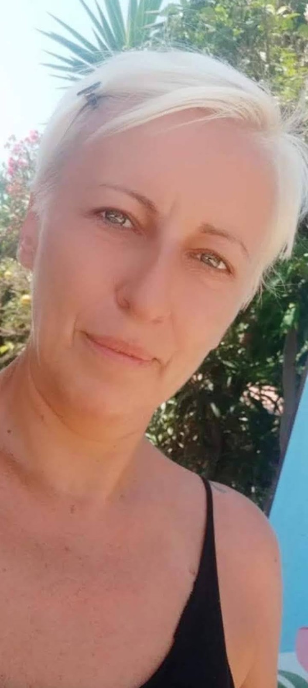 RECIBO SÓLO MI RAZA BLANCA.!! NI MOROS NI NEGROS.