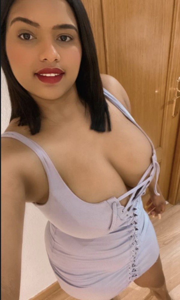 Folla mis tetas y correte en ellas