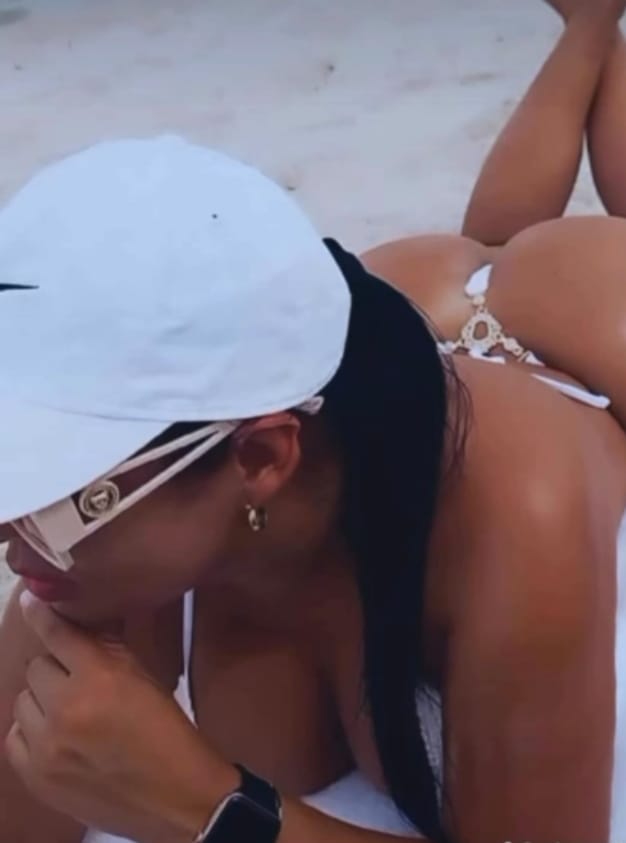 HERMOSA MUJER CULONA TETONA SIN TABUES