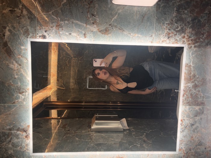 Estudiante de masajes, con práctica en lo EROTICO