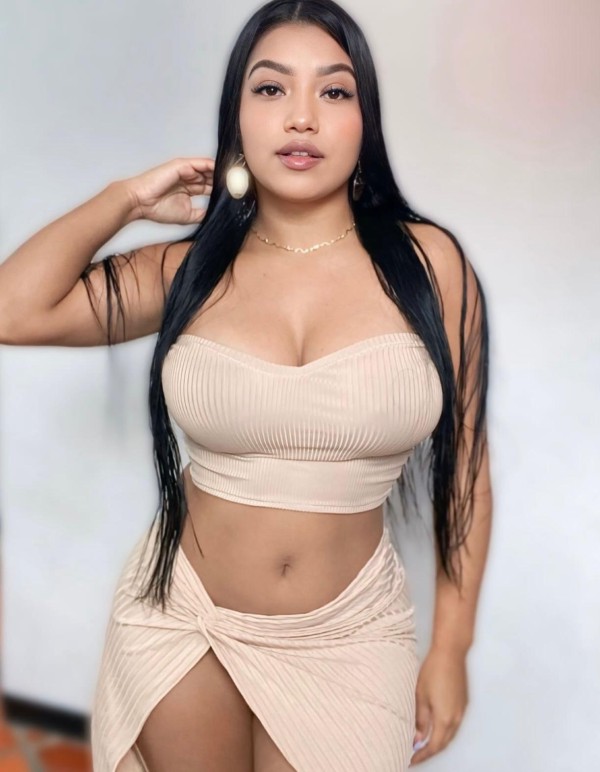 TE LA COMO ENTERA A TOPE MUY RICO