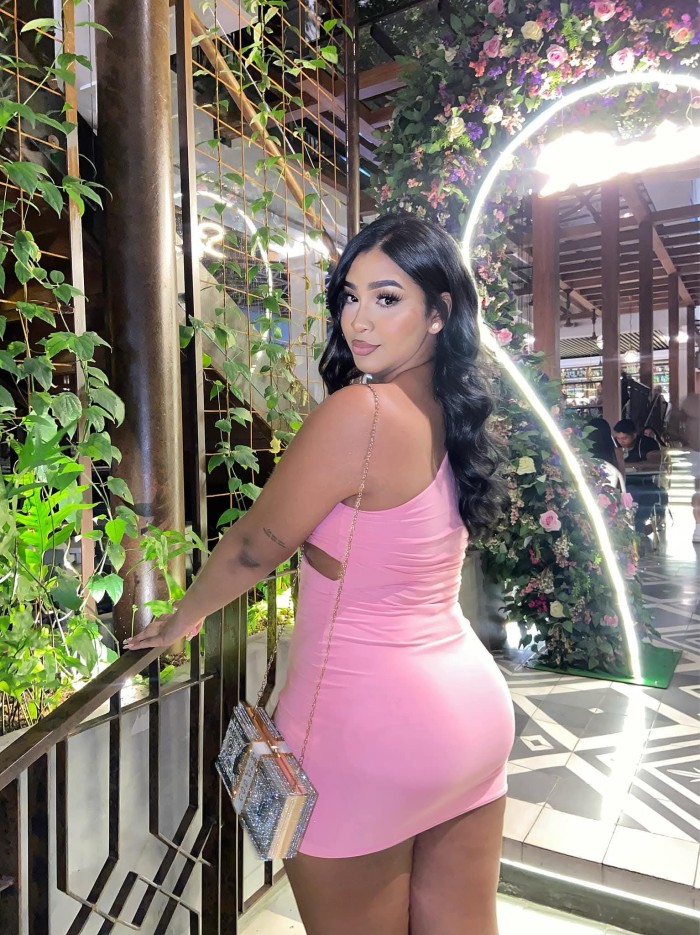 Noveda. Recién yegada mis amores