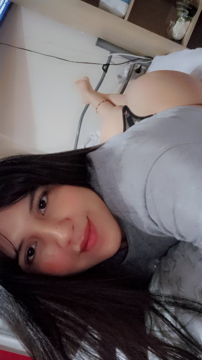 PRECIOSA NIÑATA TRAGONA CULAZO ENORME CAÑERA
