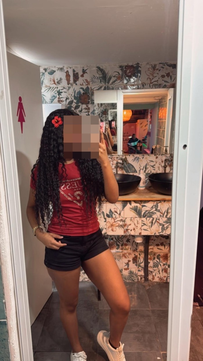 SARA MULATA DE CUERPO DIVINO
