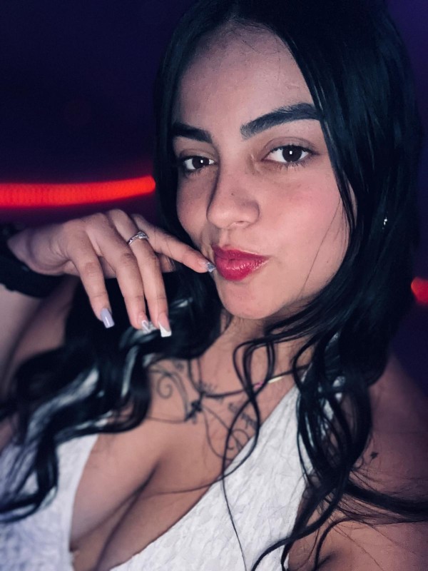 LORE JOVENCITA COLEGIALA PRIMERA VEZ DULCE E INOCENTE