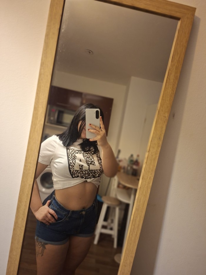 JOVENCITA LINDÍSIMA COLOMBIANA 22 AÑITOS NOVEDAD