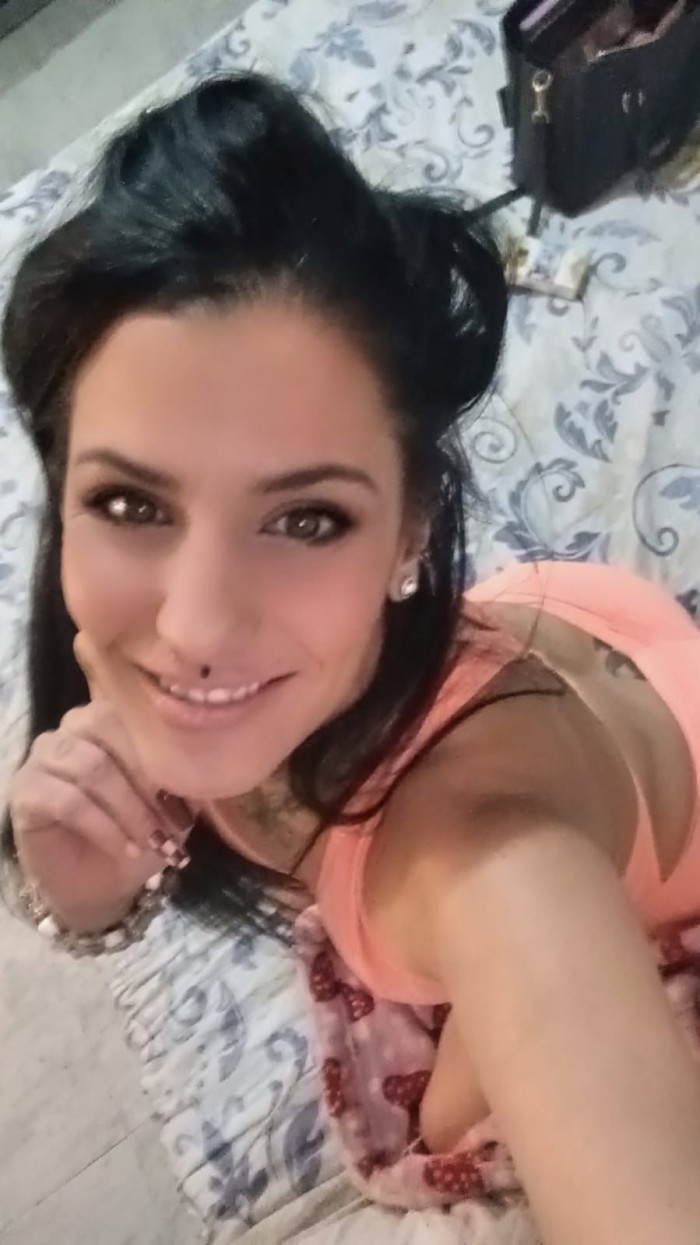 LUNA FIESTERA Y GOLOSA 28 años