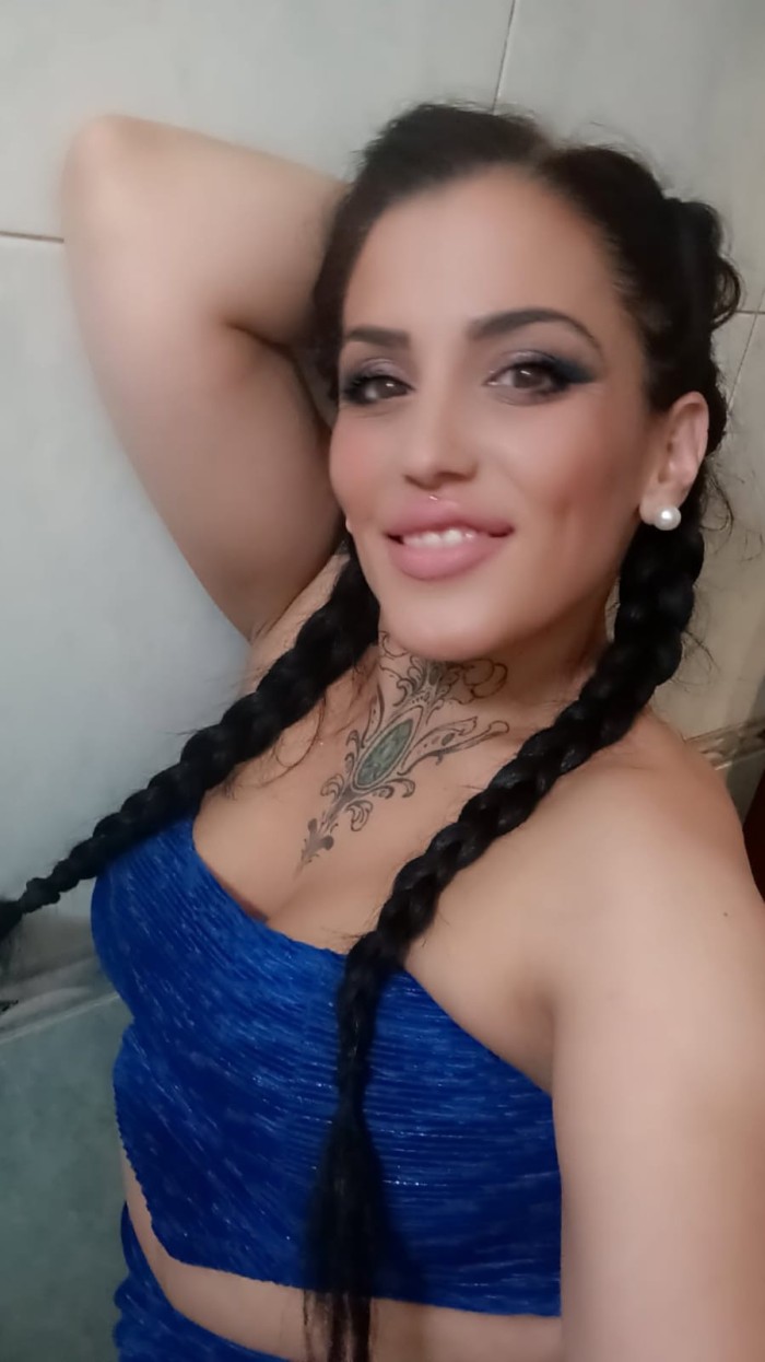 LUNA FIESTERA Y GOLOSA 28 años