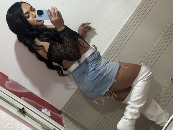 Kendall toda una diosa niñata jovencita dispuesta a todo activa & pasiva