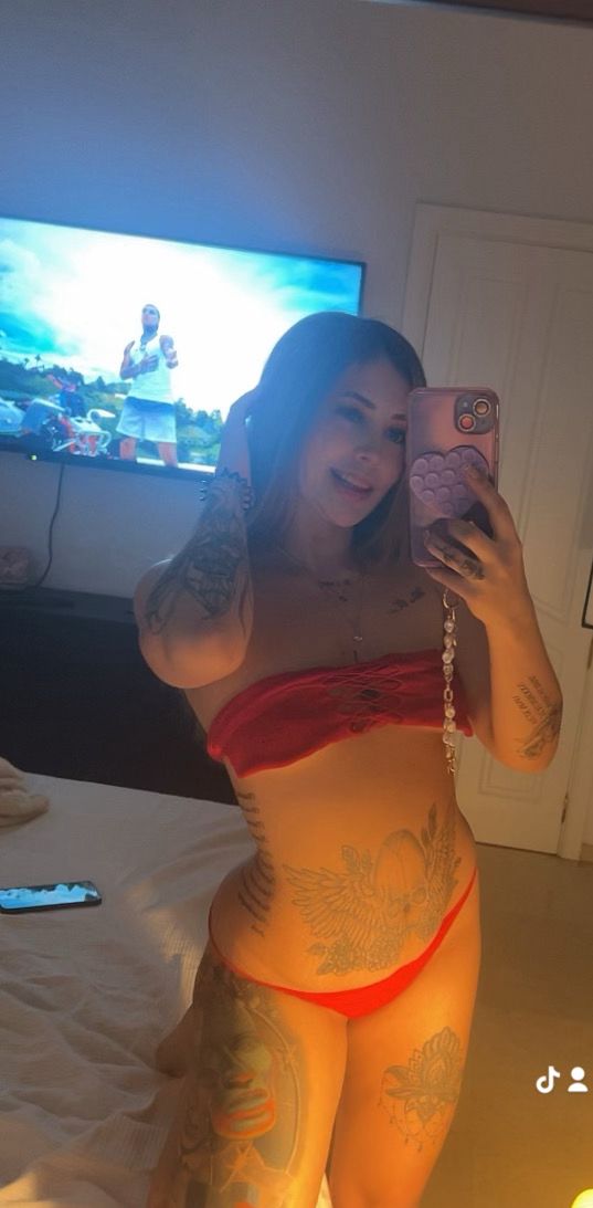 VENEZOLANA 20 AÑOS RECIÉN LLEGADA