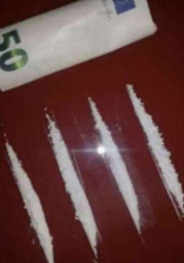 BEBE TE APETECE METERTE UNAS BUENAS RAYITAS EN MIS