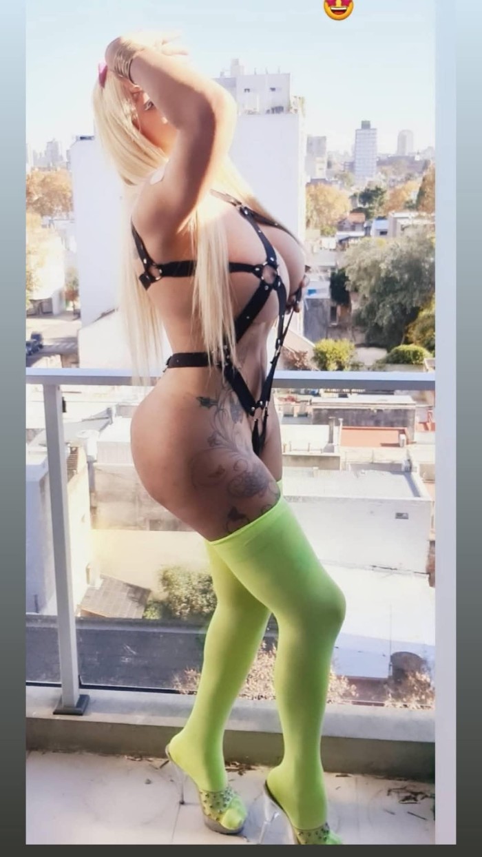 Exuberante transexual latina la mas completa