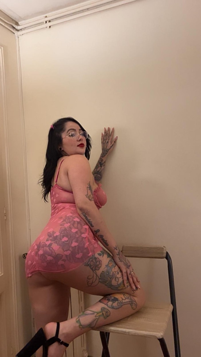 SENSUAL Y DIVERTIDA (VIA JULIA)