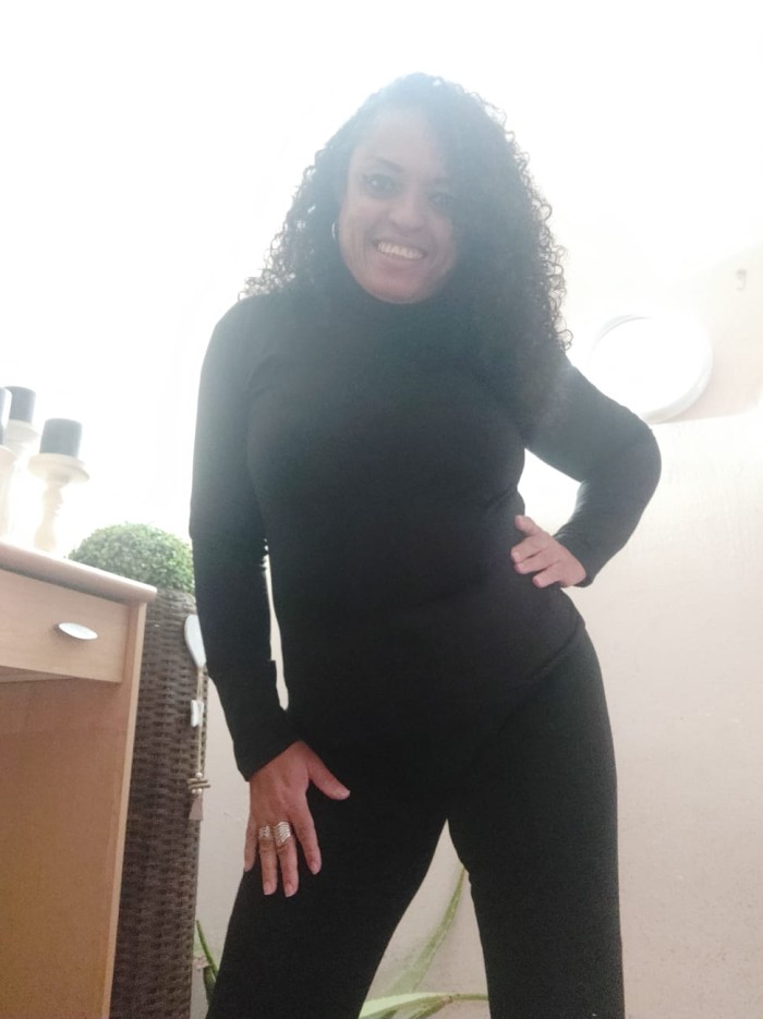 Soy Perla una madurita Trans enrollada y juguetona