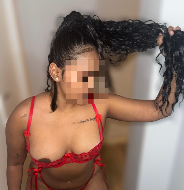 Colombiana muy entregada abierta a disfrutar