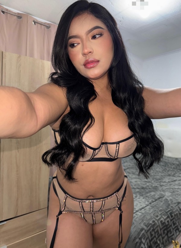 LATINA CULO GRANDE MUY CACHONDA