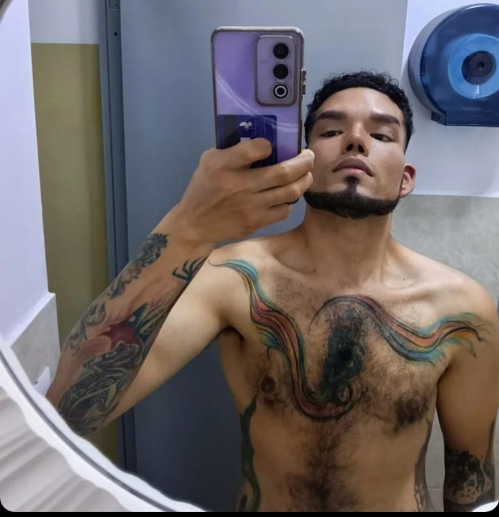JOVENCITO PERUANO TATUADO MUY DOMINANTE SUPERNOVEDAD