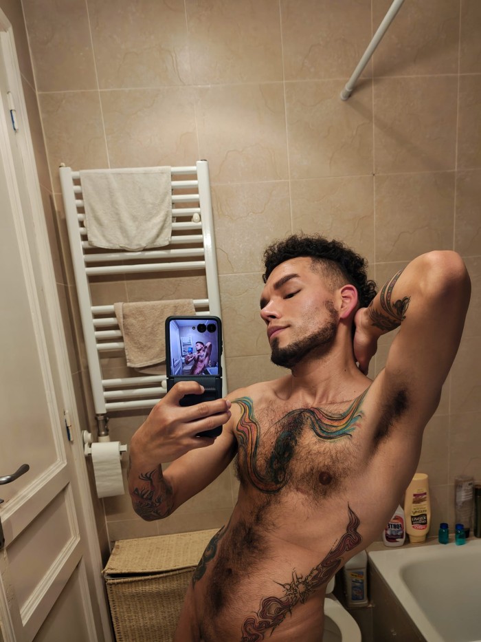 JOVENCITO PERUANO TATUADO MUY DOMINANTE SUPERNOVEDAD