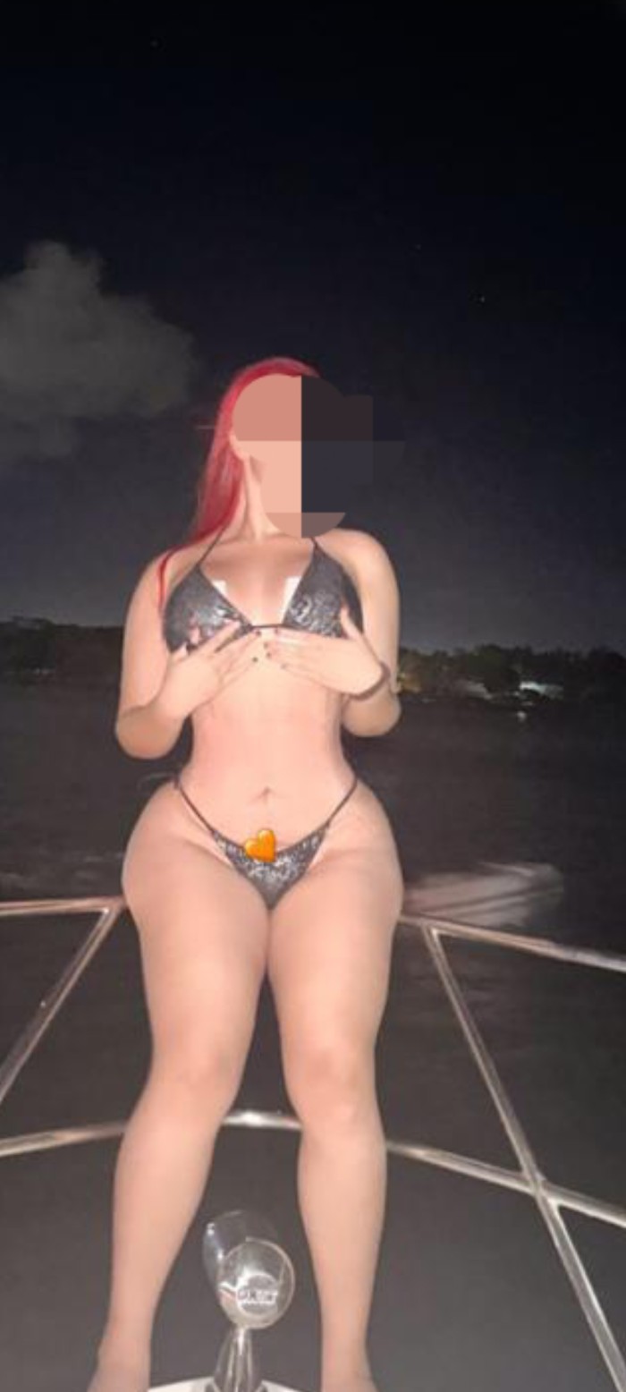 Morboza complacente cariñosa y fiestera