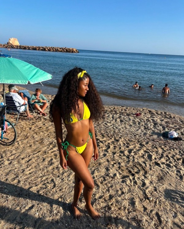 RENATA FIESTERA DISPUESTO PARA COMPLACERTE LAS 24H