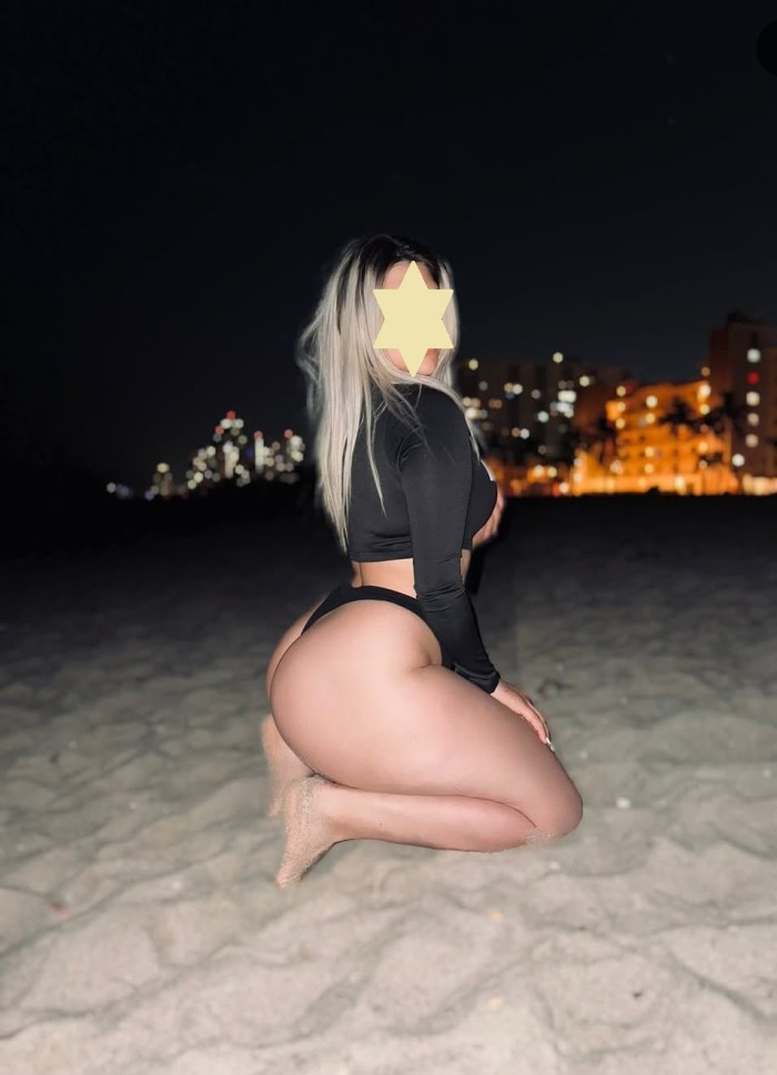 VEN Y QUITAME MIS TANGUITAS CON LA BOCA