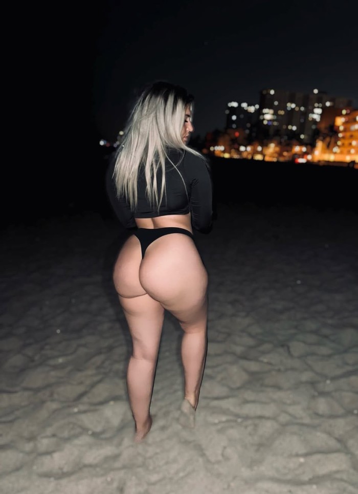 VEN Y QUITAME MIS TANGUITAS CON LA BOCA