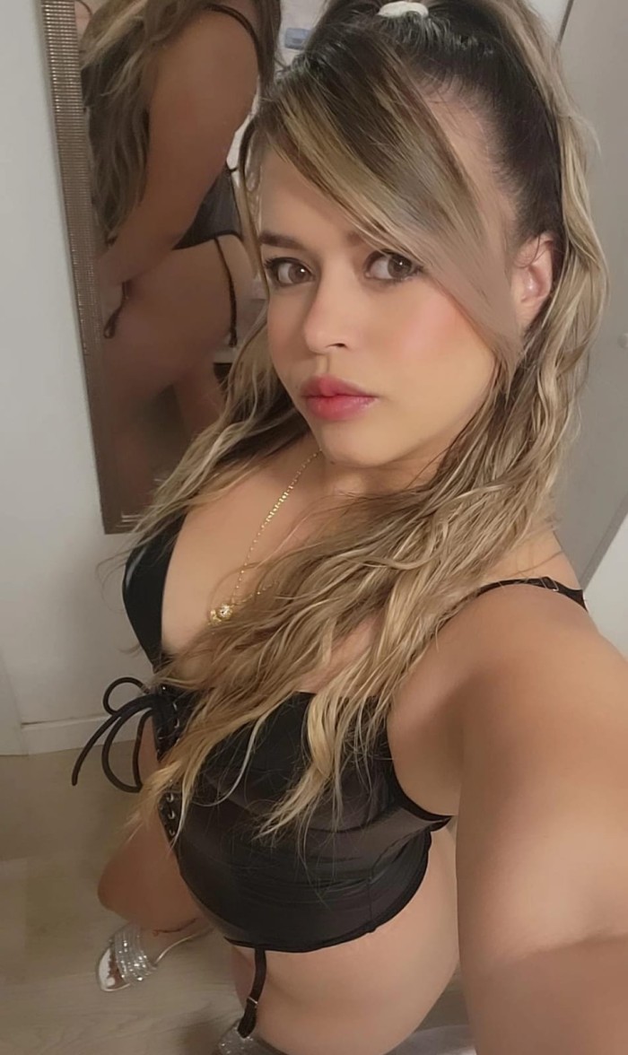 Fiestera morbosa con rica mamada