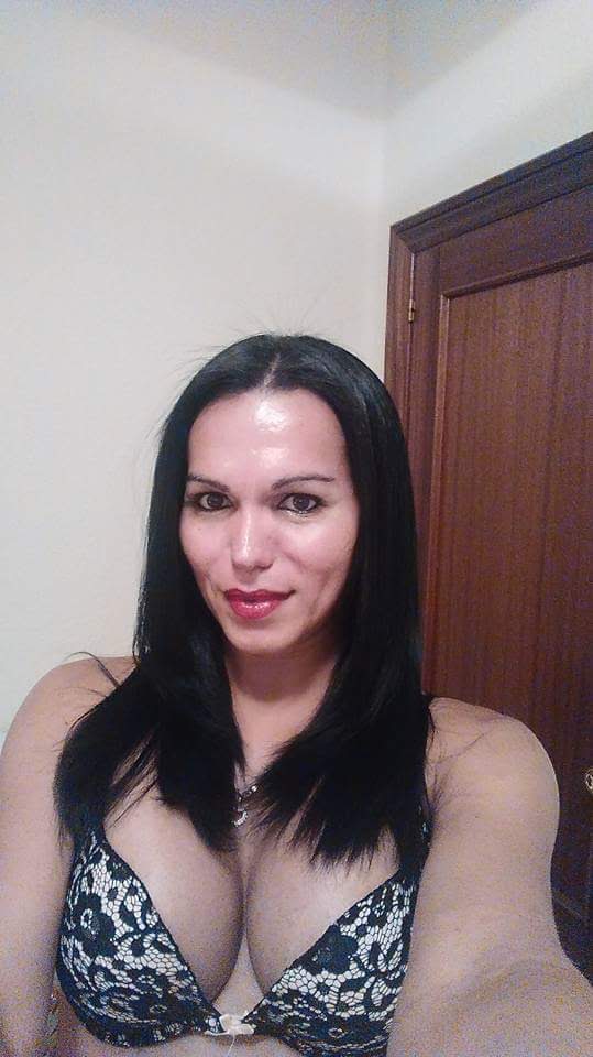 Morena aterciopelada muy bien dotada ahora en Avilés