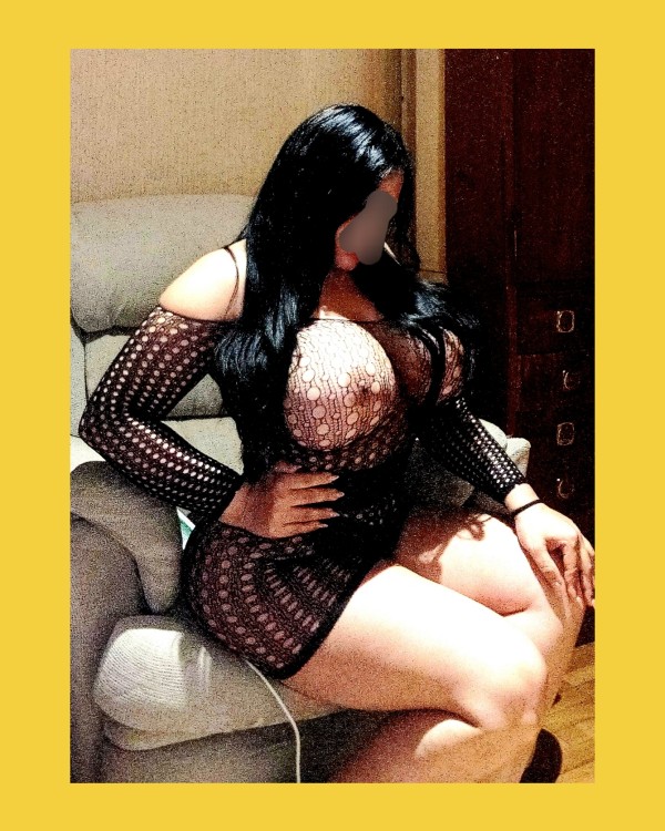 MUJER LATINA EXSUBERANTE MORBOSITA CACHONDA GARGANTA PROFUNDA