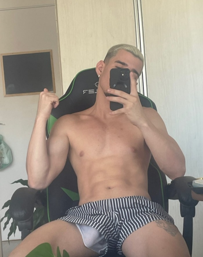 Machote pollón de macho y culo rico vente comer ya