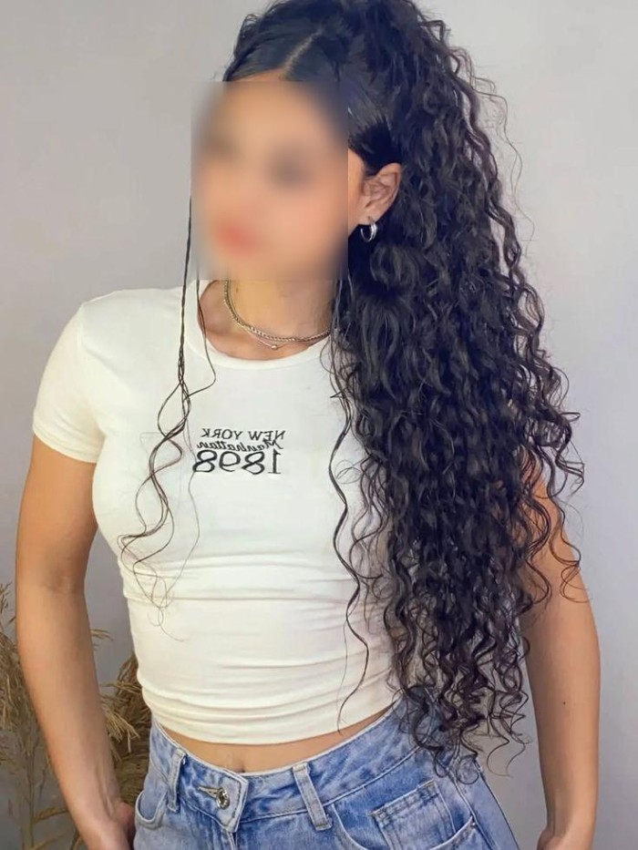 SARAI PURA SENSUALIDAD COLOMBIANA Y ELEGANCIA