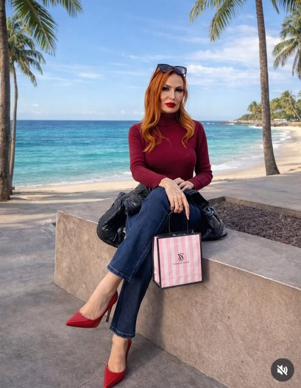 SOY UNA MUJER RECIEN DIVORCIADA CON GANAS DE DISFRUTAR AL MAXIMO