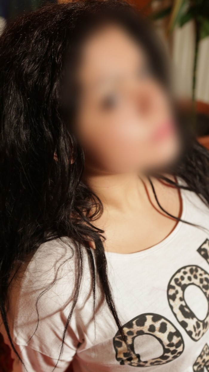 MUJER AGRADABLE MUY ESPECIAL