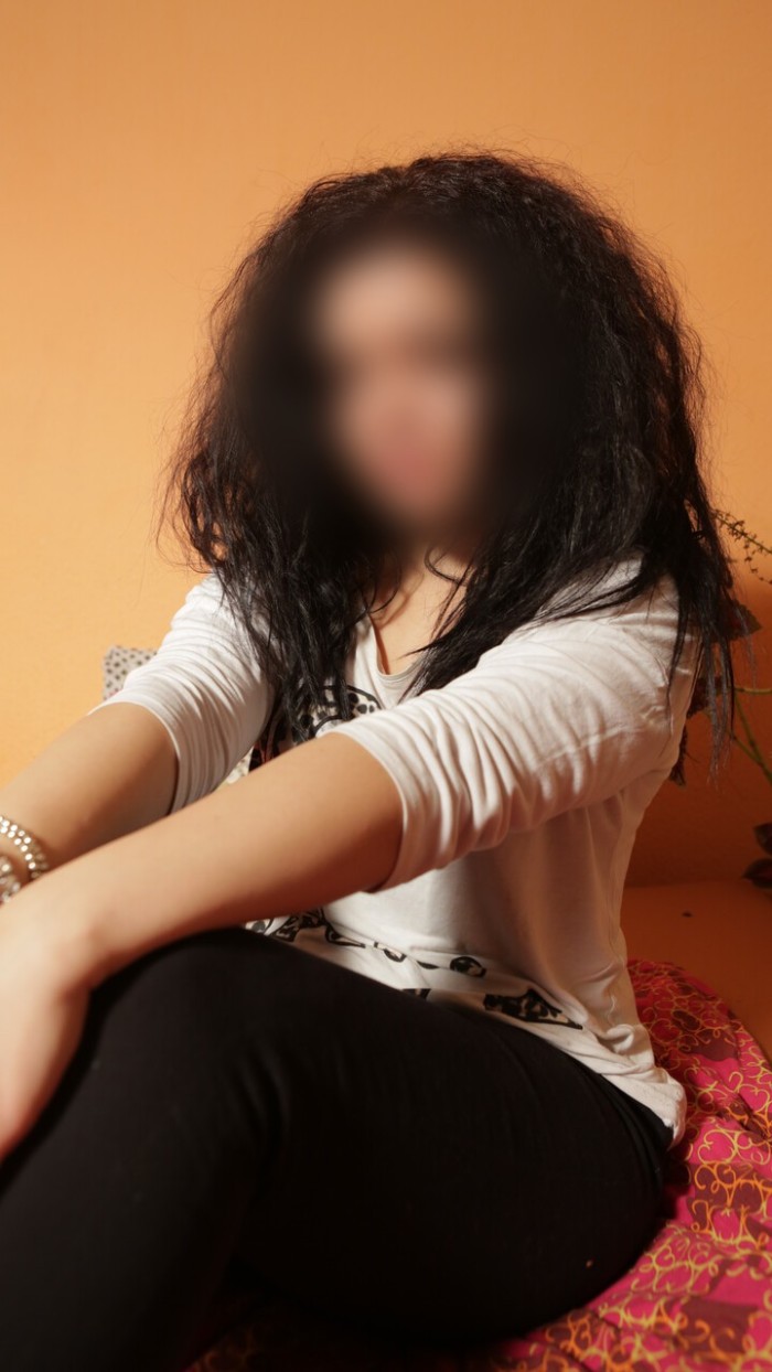 MUJER AGRADABLE MUY ESPECIAL