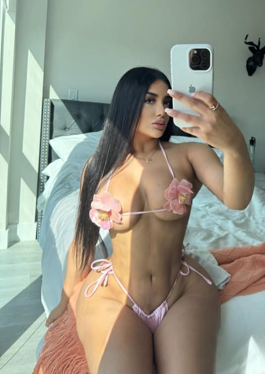 VIOLETA 25 AÑOS COLOMBIANA JOVEN CULO GRANDE