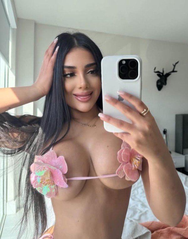 VIOLETA 25 AÑOS COLOMBIANA JOVEN CULO GRANDE