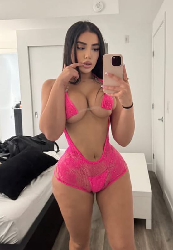 VIOLETA 25 AÑOS COLOMBIANA JOVEN CULO GRANDE