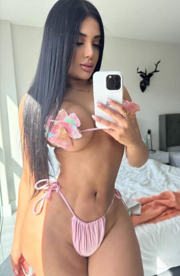 VIOLETA 25 AÑOS COLOMBIANA JOVEN CULO GRANDE