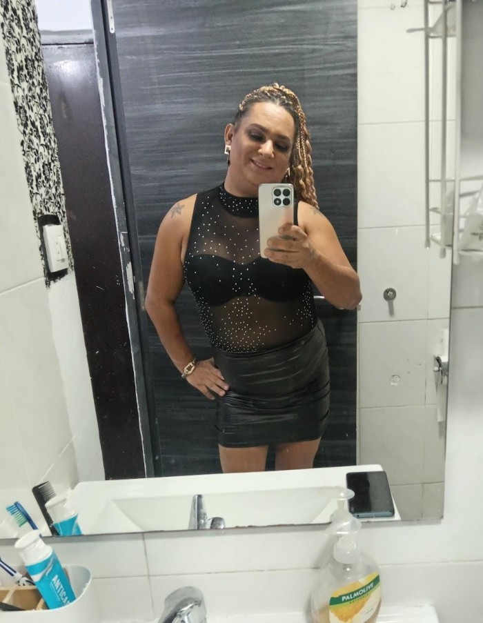 Últimos días en el país. Latina caliente