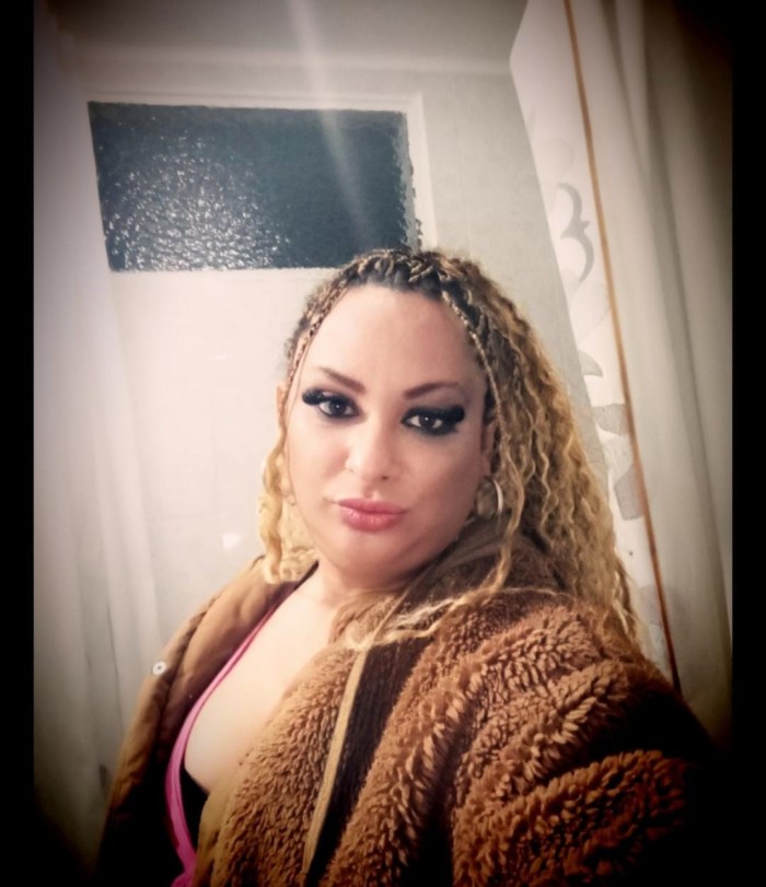 Últimos días en el país. Latina caliente