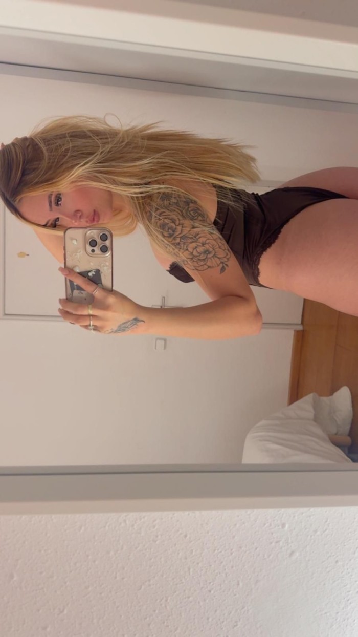 Mel chica rubia sexy