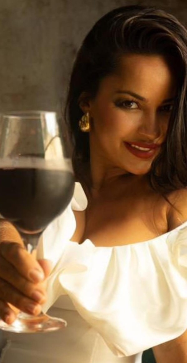 ARDIENTE EXCLUSIVA CON GANAS DE DAR MUCHO PLACER