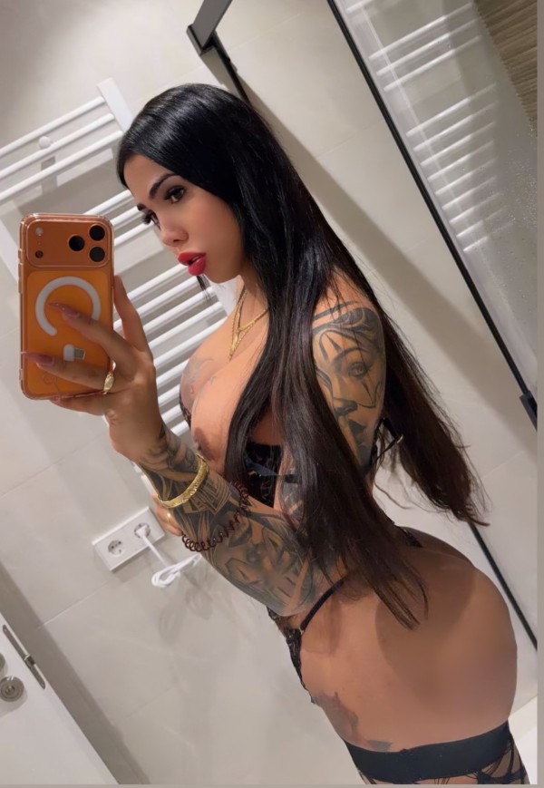 LECHERA CAÑERA A TOPE SIN ENGAÑOS MUJER TRANS