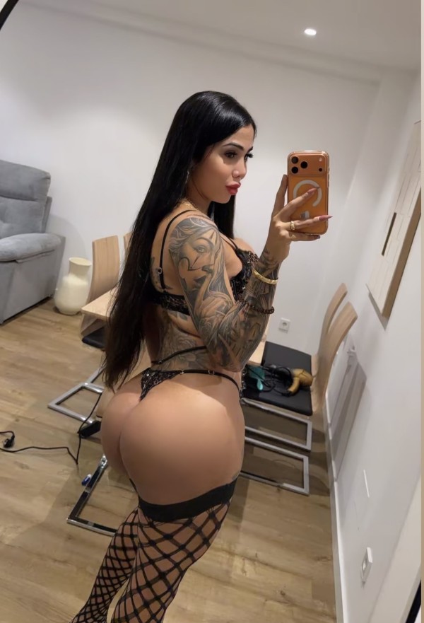 LECHERA CAÑERA A TOPE SIN ENGAÑOS MUJER TRANS