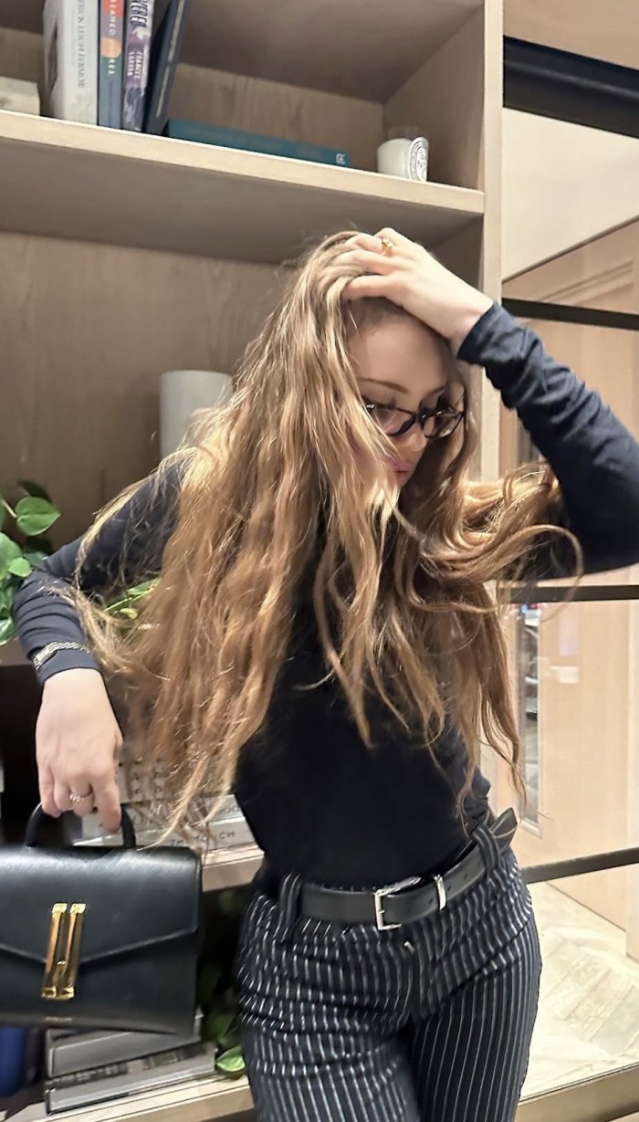 Elegante y cariñosa